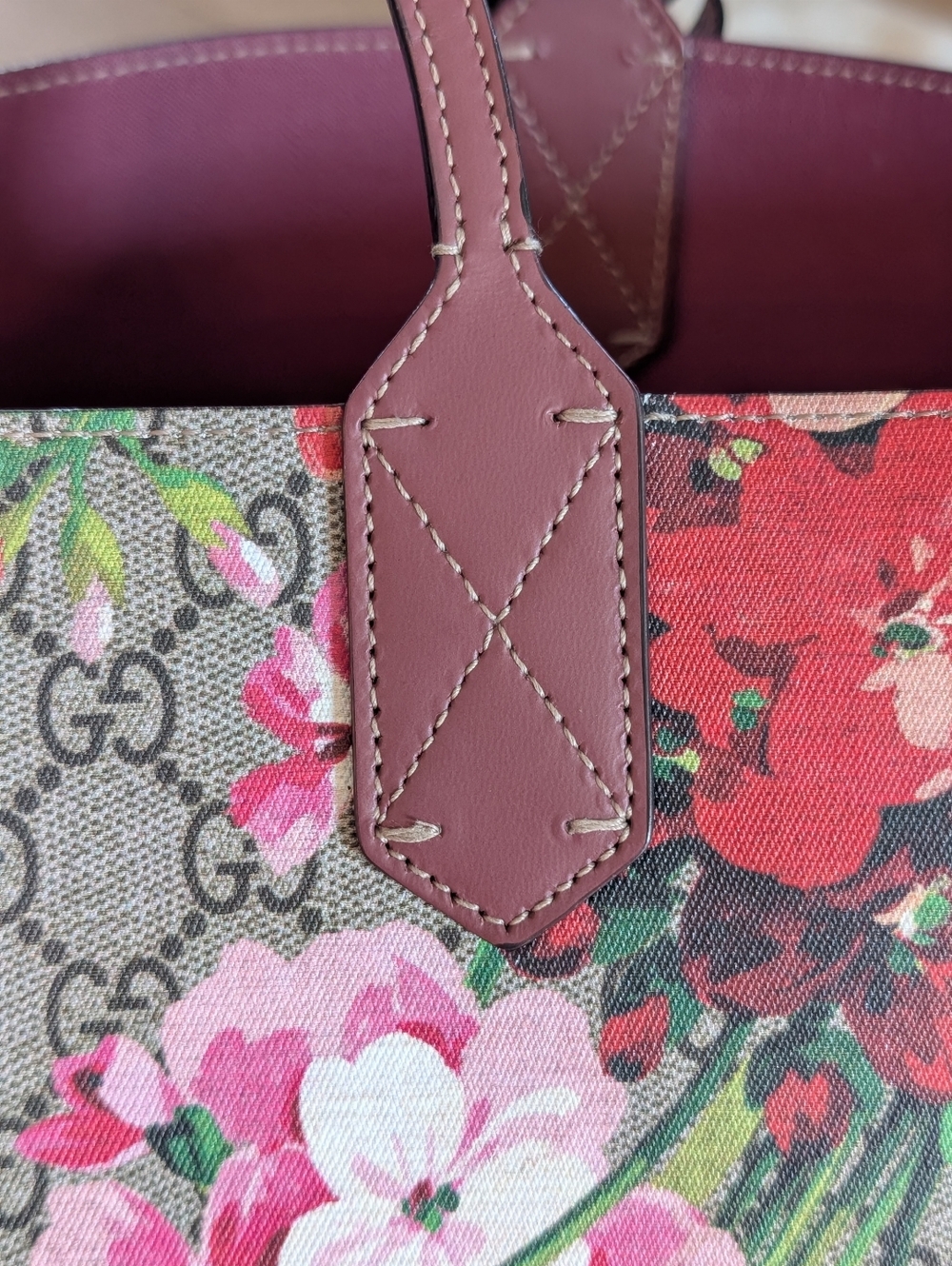 Gucci Floral GG Supreme Monogram Blooms Large Reversible Tote In Logo/Dry Rose - Picture 10 of 15
